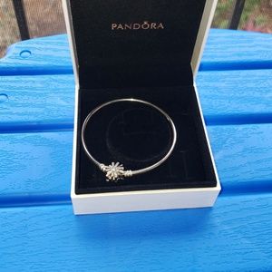 Pandora limited edition snowflake bangle